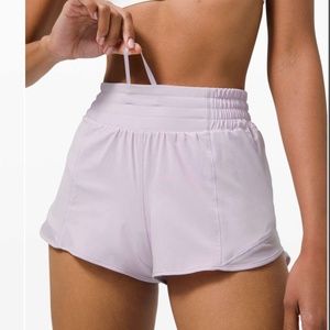 Lululemon Hotty Hot Short *High-Rise 2.5" Lavender Dew